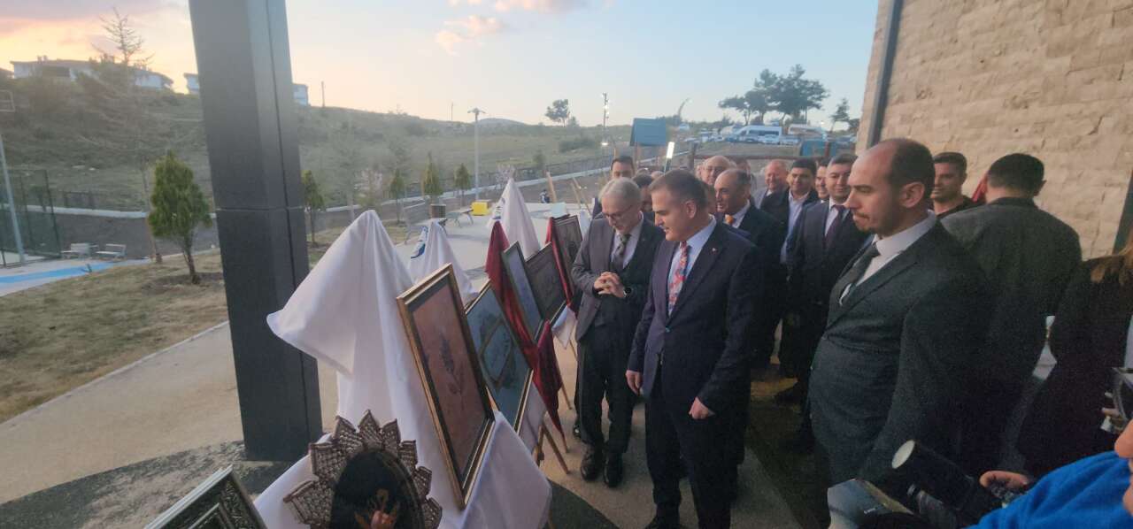 Muğla Valisi Akbıyık, Yatağan Millet Bahçesi’nde Gençlerle İftarda Buluştu 9